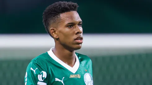 Estêvão jogador do Palmeiras durante partida contra o São Paulo