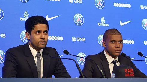 Nasser Al-Khelaifi e Mbappé na apresentação do francês. Foto: Aurelien Meunier/Getty Images