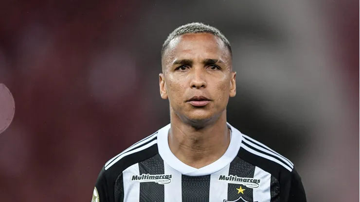 Deyverson está perto de deixar o Galo. Foto: Thiago Ribeiro/AGIF