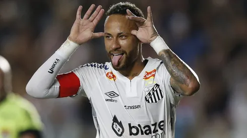 Neymar não consegue jogar no Santos. Foto: Miguel Schincariol/Getty Images