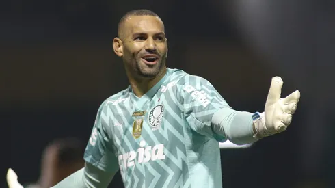 Torcida do Palmeiras pede substituto de Weverton. (Photo by Miguel Schincariol/Getty Images)