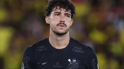 Gustavo Henrique pode deixar o Corinthians para assinar com rival paulista. (Photo by Franklin Jacome/Getty Images)