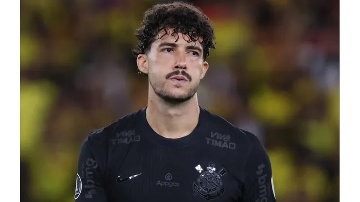 Gustavo Henrique pode deixar o Corinthians para assinar com rival paulista. (Photo by Franklin Jacome/Getty Images)