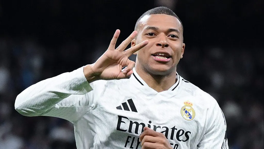 Mbappé após marcar 'hat-trick' na Champions League. Foto: David Ramos/Getty Images