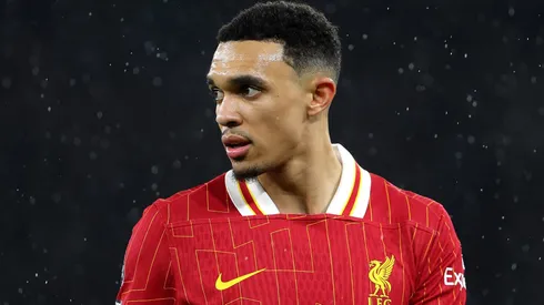 Barcelona tenta acordo de última hora com Alexander-Arnold e recebe resposta imediata do lateral (Photo by Alex Pantling/Getty Images