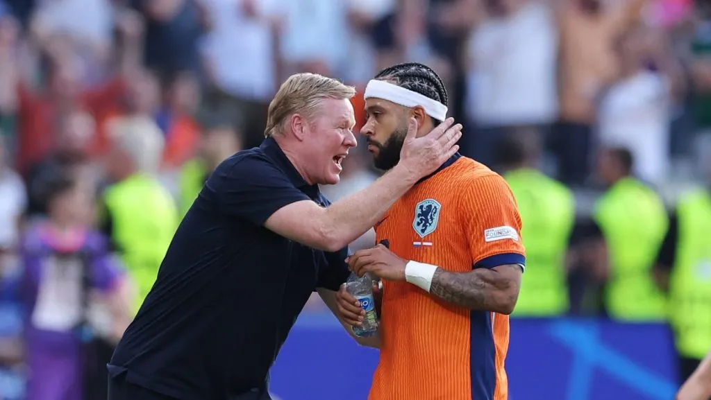 Memphis Depay e Koeman. Foto: Alex Livesey/Getty Images