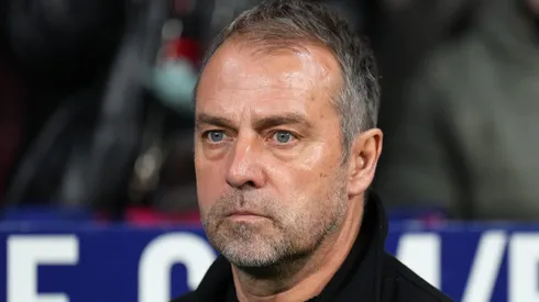 Barcelona se reúne com estafe de atleta que protesta contra Hansi Flick.