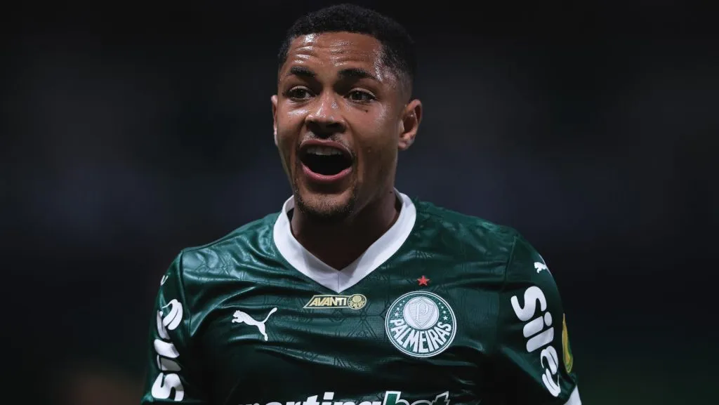 Vitor Roque pelo Palmeiras