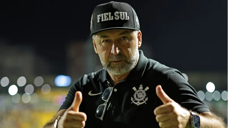 Corinthians tem sinal positivo e pode anunciar zagueiro do rival após duelo diante do Palmeiras (Photo by Heuler Andrey/Getty Images)