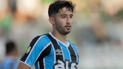 Palmeiras pode perder a contratação de Villasanti, do Grêmio, para outro grande clube do Brasileirão.