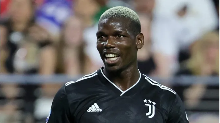 Pogba posta foto com camisa de gigante brasileiro.