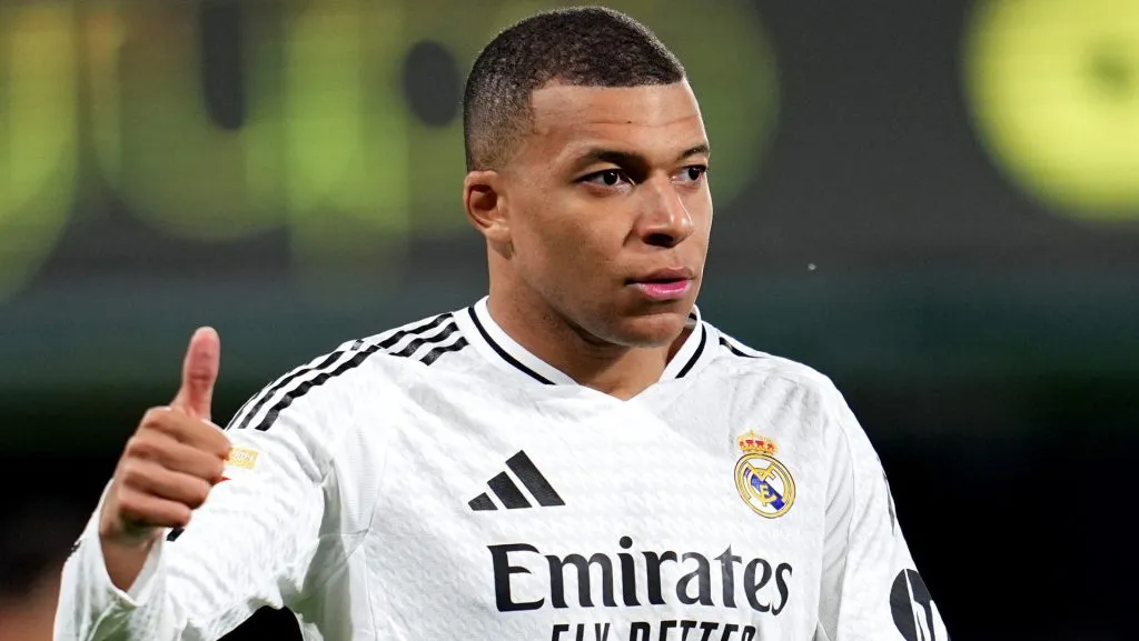 Mbappé em ação com o Real Madrid (Photo by Aitor Alcalde/Getty Images)