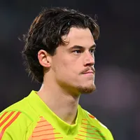 Manchester United tem interesse em Mile Svilar, da Roma