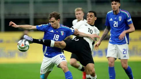 Musiala e Barella disputam bola na partida de ida