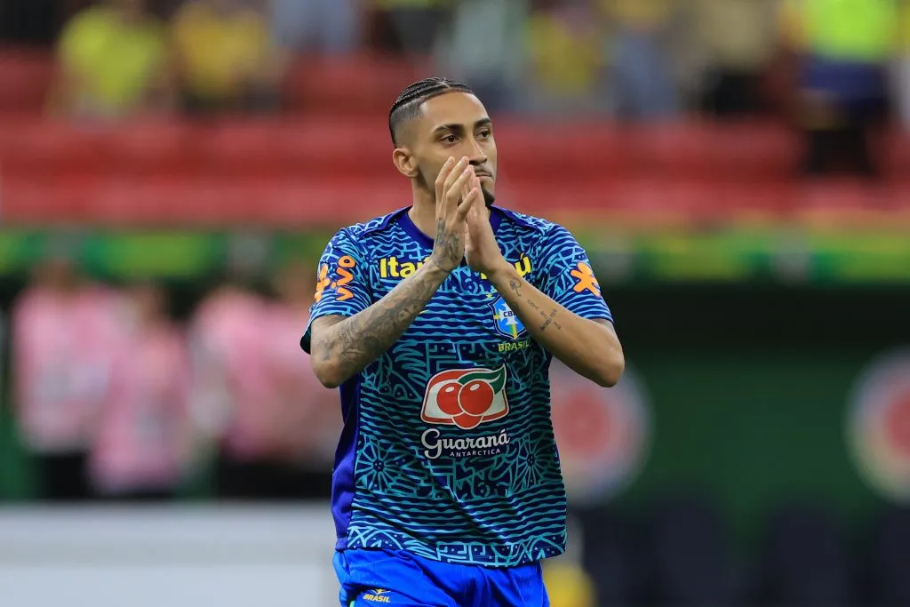 Raphinha na partida diante da Colômbia (Photo by Buda Mendes/Getty Images)
