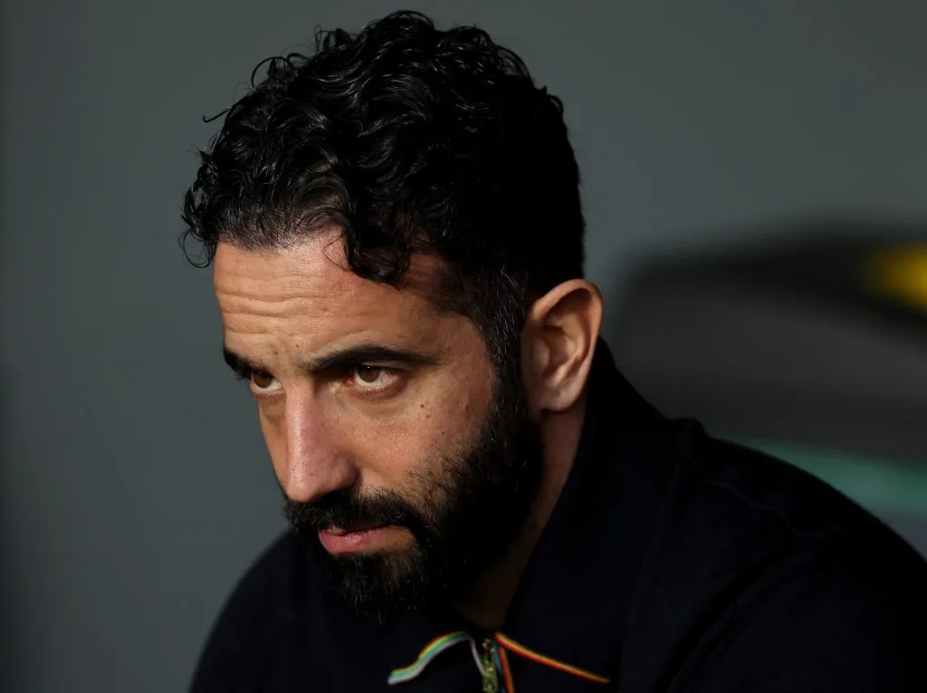 Ruben Amorim de casaco preto