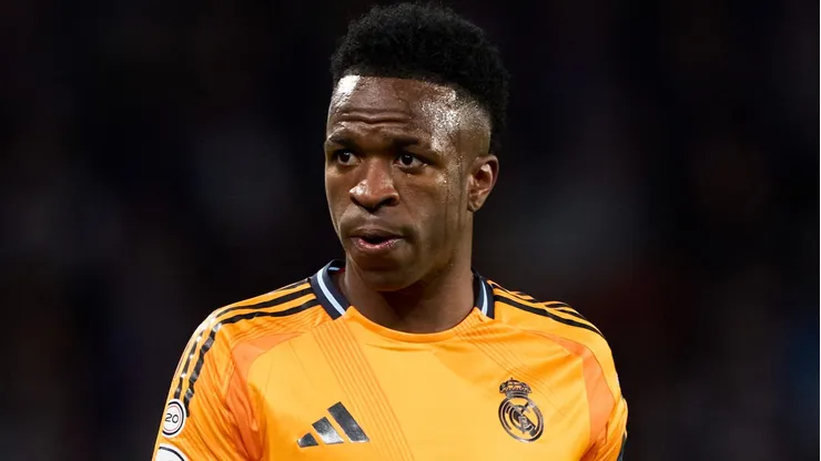 Real Madrid teme saída de Vinicius Júnior e vai ao mercado em busca de substituto (Photo by Juan Manuel Serrano Arce/Getty Images)
