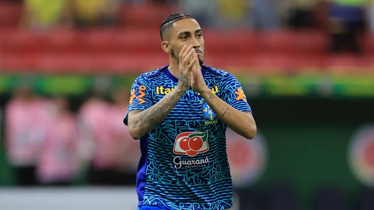 Raphinha antes de jogo pela Seleção Brasileira