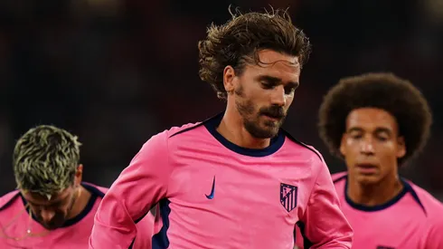 Com menos espaço na equipe, ele considera novos desafios, incluindo destinos exóticos como a MLS ou o futebol árabe. (Foto de Gualter Fatia/Getty Images)