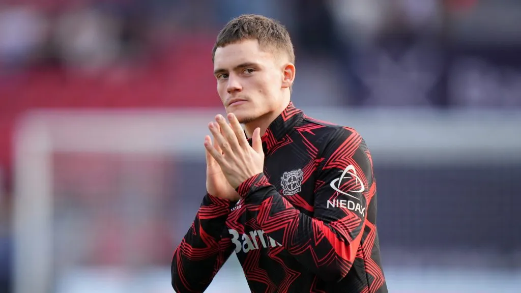 Florian Wirtz, meia do Bayer Leverkusen. Foto: Pau Barrena/Getty Images
