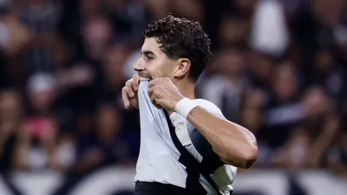 Torcida do Corinthians repercute título do Ceará com gol de Pedro Raul.