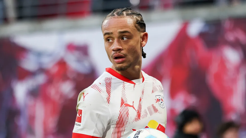 Xavi Simons durante partida com a camisa do RB Leipzig (Photo by Maja Hitij/Getty Images)