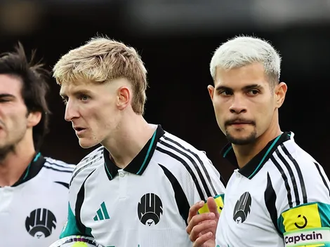 Barcelona acompanha Sandro Tonali visando reforçar meio-campo