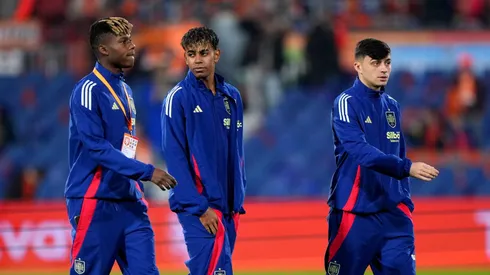 Nico Williams, Lamine Yamal e Pedri juntos pela seleção da Espanha. Foto: Alex Bierens de Haan/Getty Images