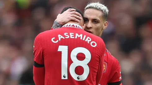 Casemiro e Antony, pelo Manchester United (Photo by Nathan Stirk/Getty Images)