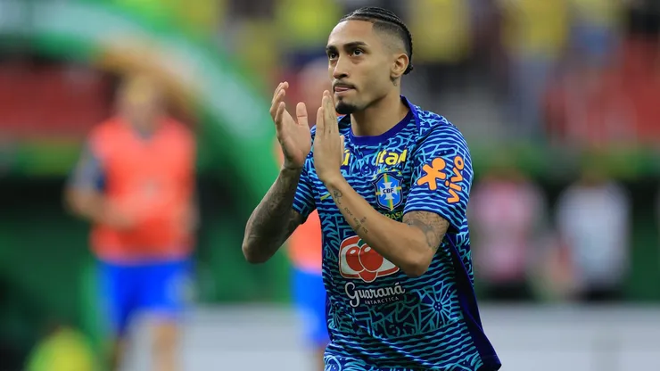 Raphinha no aquecimento pra o jogo do Brasil. Foto: Buda Mendes/Getty Images