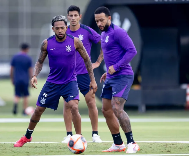 Jogadores do Corinthians, em campo, de uniforme roxo. Foto: rodrigo coca/AG.Corinthians 