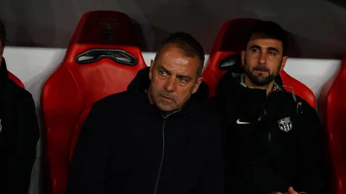 Barcelona anuncia acordo pela renovação do contrato de Hansi Flick.