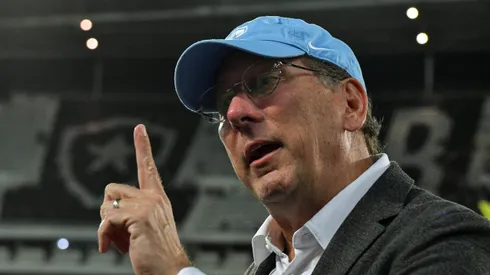 John Textor reencontrará desafeto no próximo domingo (30)