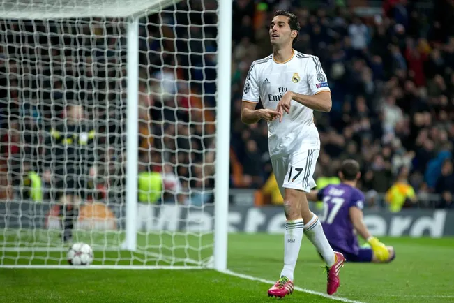 Arbeloa celebrando gol nos tempos de Real.  (Photo by Gonzalo Arroyo Moreno/Getty Images)