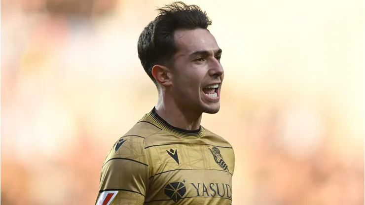 Martin Zubimendi, alvo do Arsenal, pode ficar para trás (Photo by Denis Doyle/Getty Images)