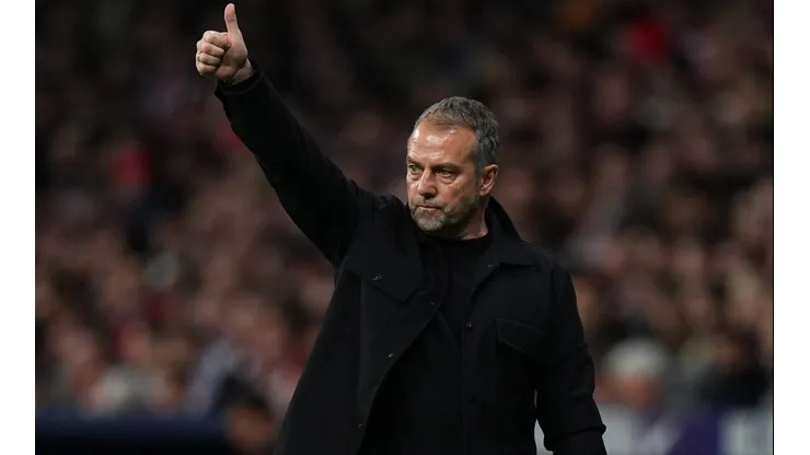 Hansi Flick muda '10' no time para Champions League. Foto: Angel Martinez/Getty Images