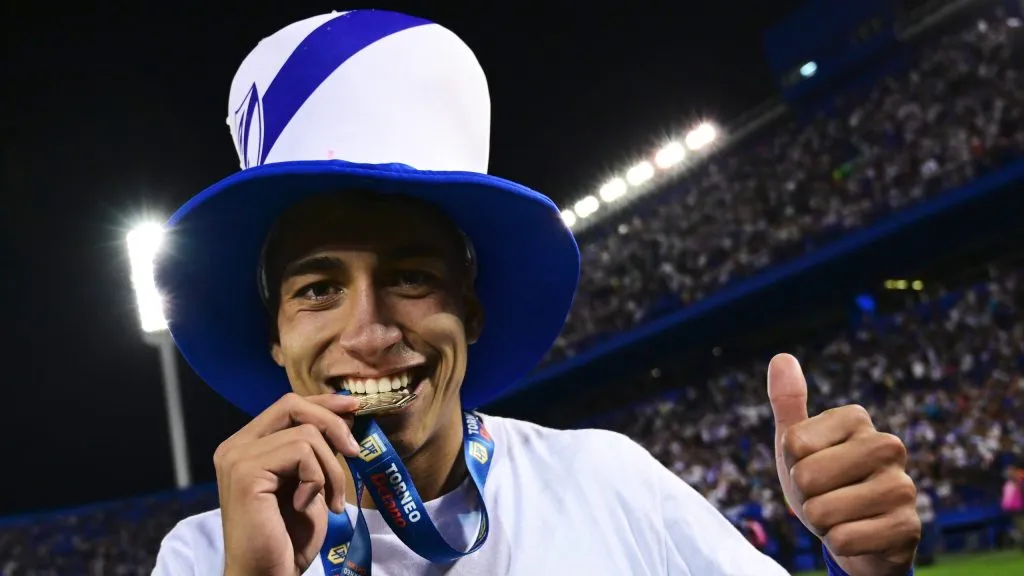 Maher Carrizo comemorando título com o Vélez Sarsfield. Foto: Rodrigo Valle/Getty Images