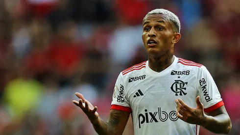 Barcelona tem outras prioridades em relação ao Wesley.