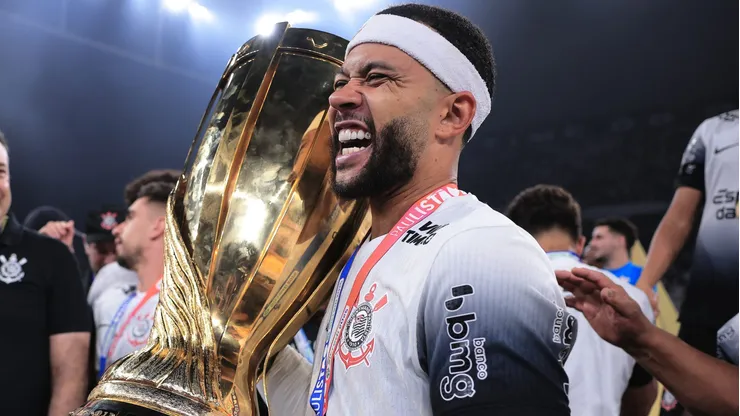 Memphis Depay, do Corinthians, recebeu proposta para ganhar três vezes mais em outro projeto.
