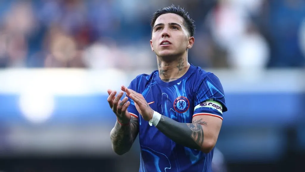 Enzo Fernández em jogo do Chelsea. Foto: Dan Istitene/Getty Images
