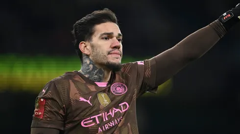 Manchester City quer anunciar badalado goleiro da Serie A para substituir Ederson. (Photo by Gareth Copley/Getty Images)