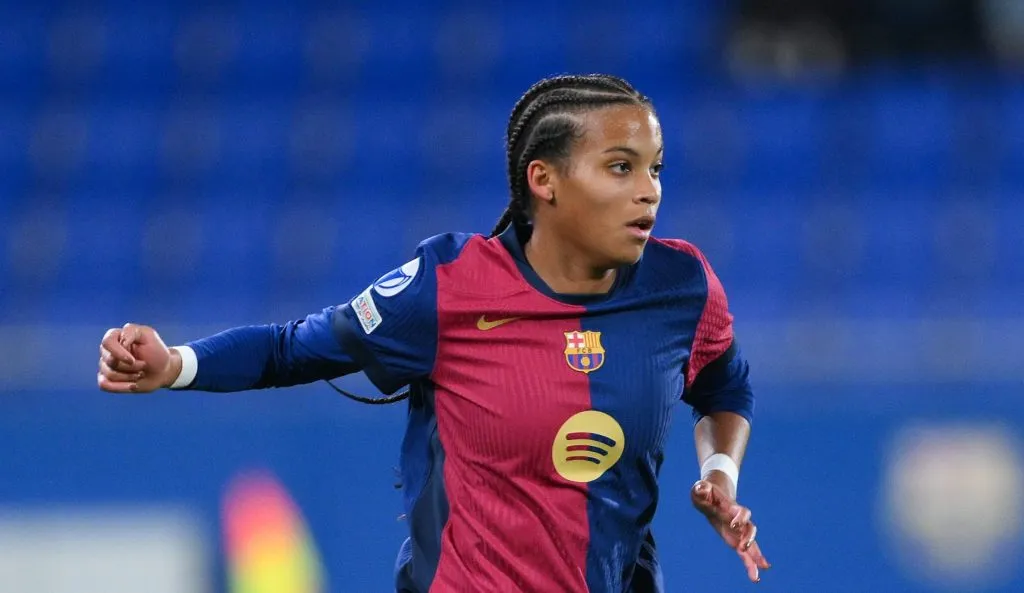 BARCELONA, SPAIN – NOVEMBER 12: Vicky López of FC Barcelona runs with the ball during the UEFA Women’s Champions League match between FC Barcelona and SKN St. Pölten at Estadi Johan Cruyff on November 12, 2024 in Barcelona, Spain. (Photo by David Ramos/Getty Images)