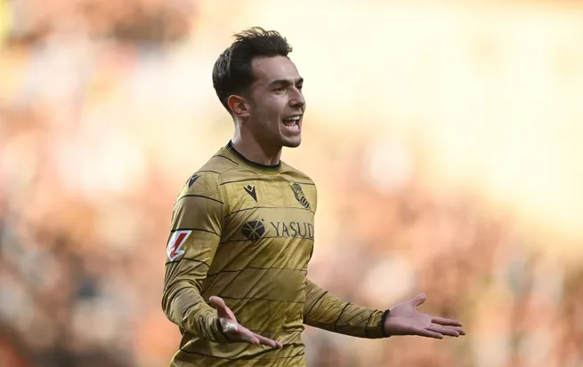 Zubimendi comemora em jogo da Real Sociedad. (Photo by Denis Doyle/Getty Images)