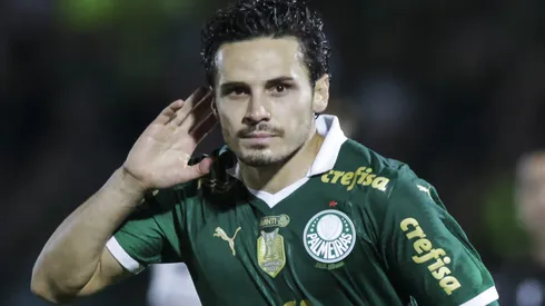 Flamengo pode perder a contratação do meia Raphael Veiga, do Palmeiras, para outro gigante (Photo by Alexandre Schneider/Getty Images)