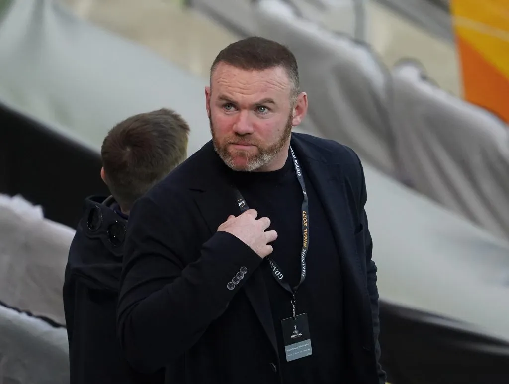 Rooney de casaco preto