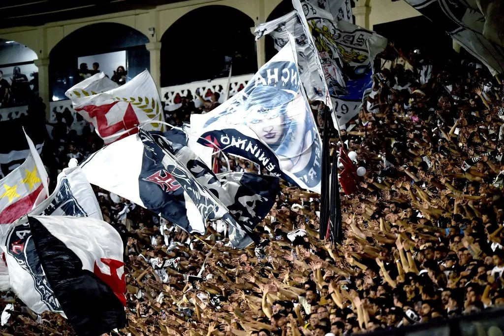 RJ – RIO DE JANEIRO – 30/03/2025 – BRASILEIRO A 2025, VASCO X SANTOS – Torcida do Vasco durante partida contra Santos no estadio Sao Januario pelo campeonato Brasileiro A 2025. Foto: Alexandre Loureiro/AGIF