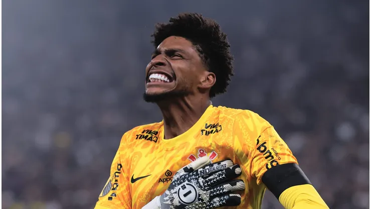 Corinthians constata lesão em Hugo Souza e clube liga o alerta vermelho.