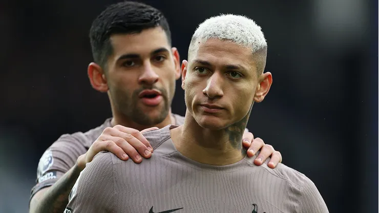 Titular do Tottenham é procurado pelo Bayern de Munique e decide deixar os Spurs. (Photo by Clive Brunskill/Getty Images)