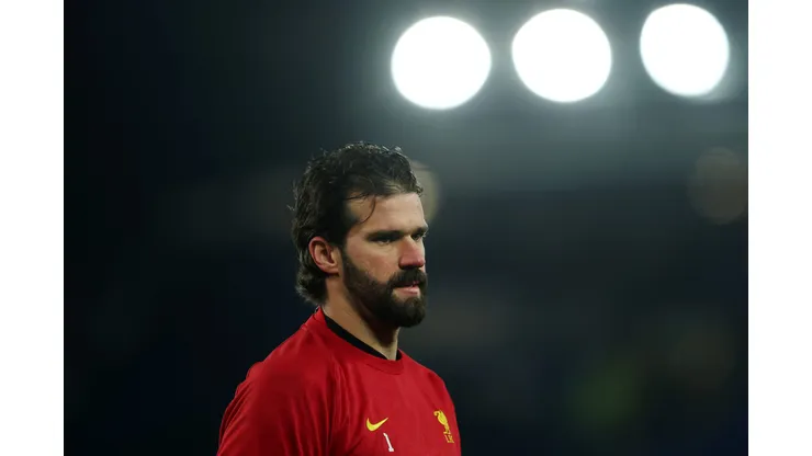 Alisson, goleiro do Liverpool (Photo by Alex Pantling/Getty Images)