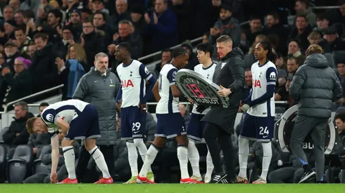 Com desempenho oscilante na Premier League e uma cláusula de compra de €60 milhões, o clube londrino adiará a decisão sobre seu futuro. Enquanto isso, o Bayern aguarda uma definição para planejar sua próxima temporada. (Foto por Alex Pantling/Getty Images)